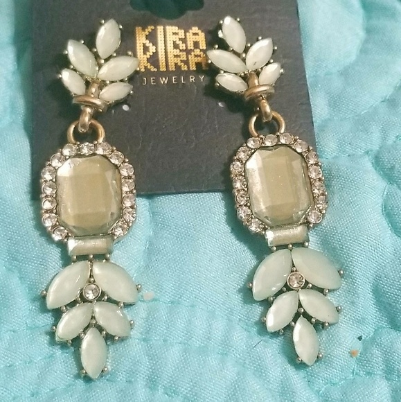 KiraKira Pale Mint Dangle Earring studs - Picture 1 of 6
